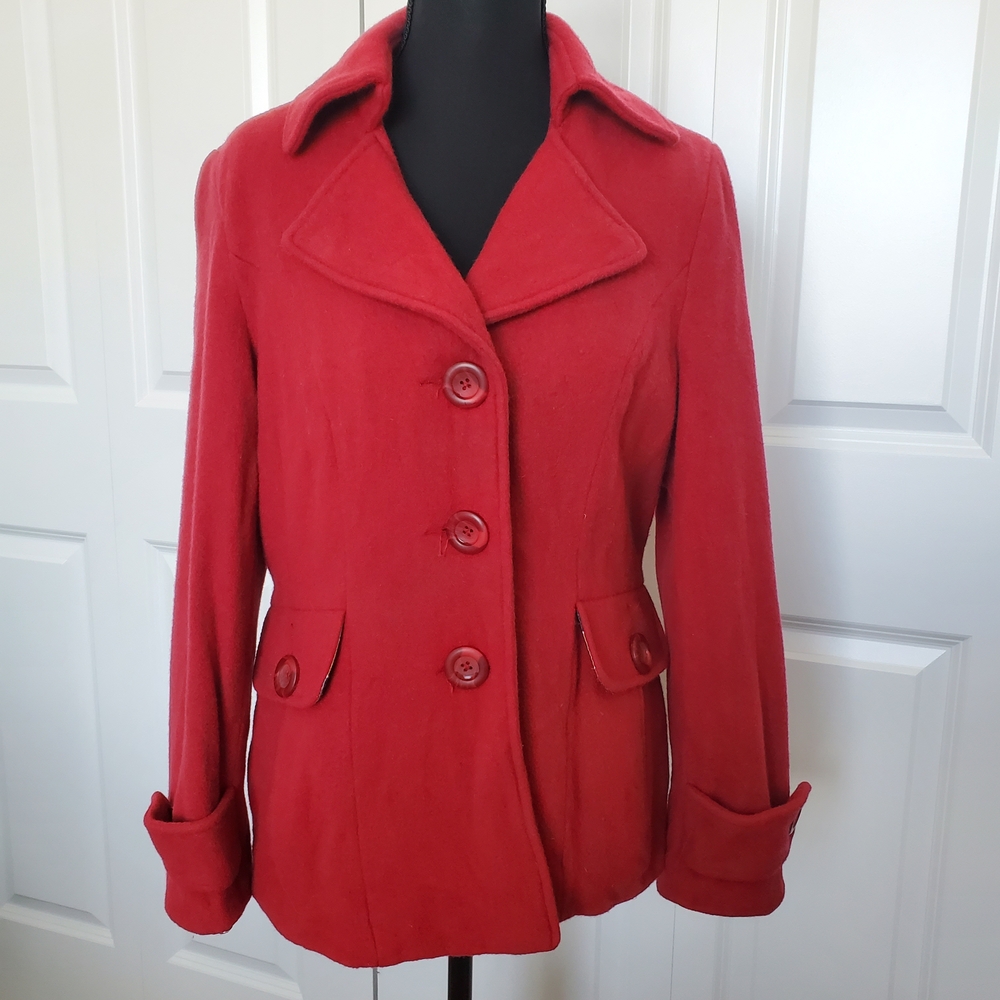 CAbi Red Peacoat Jacket with Notched Lapel and Tailored Fit